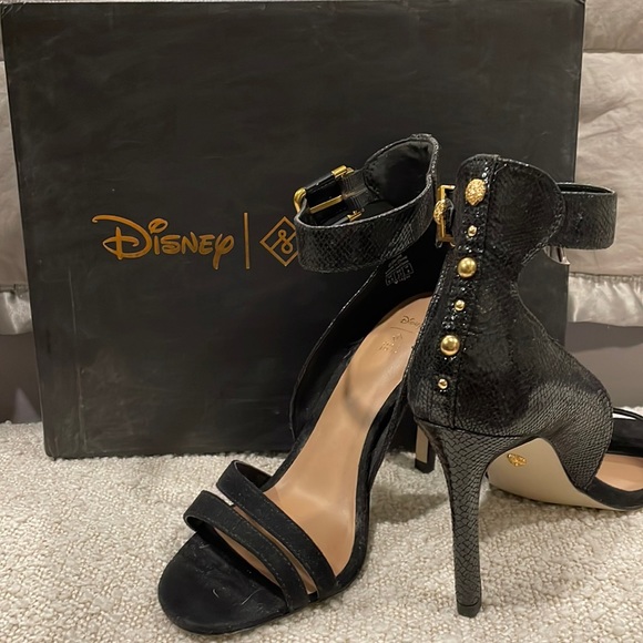 Call it spring Disney Lioness black ankle strap pumps - Picture 1 of 8